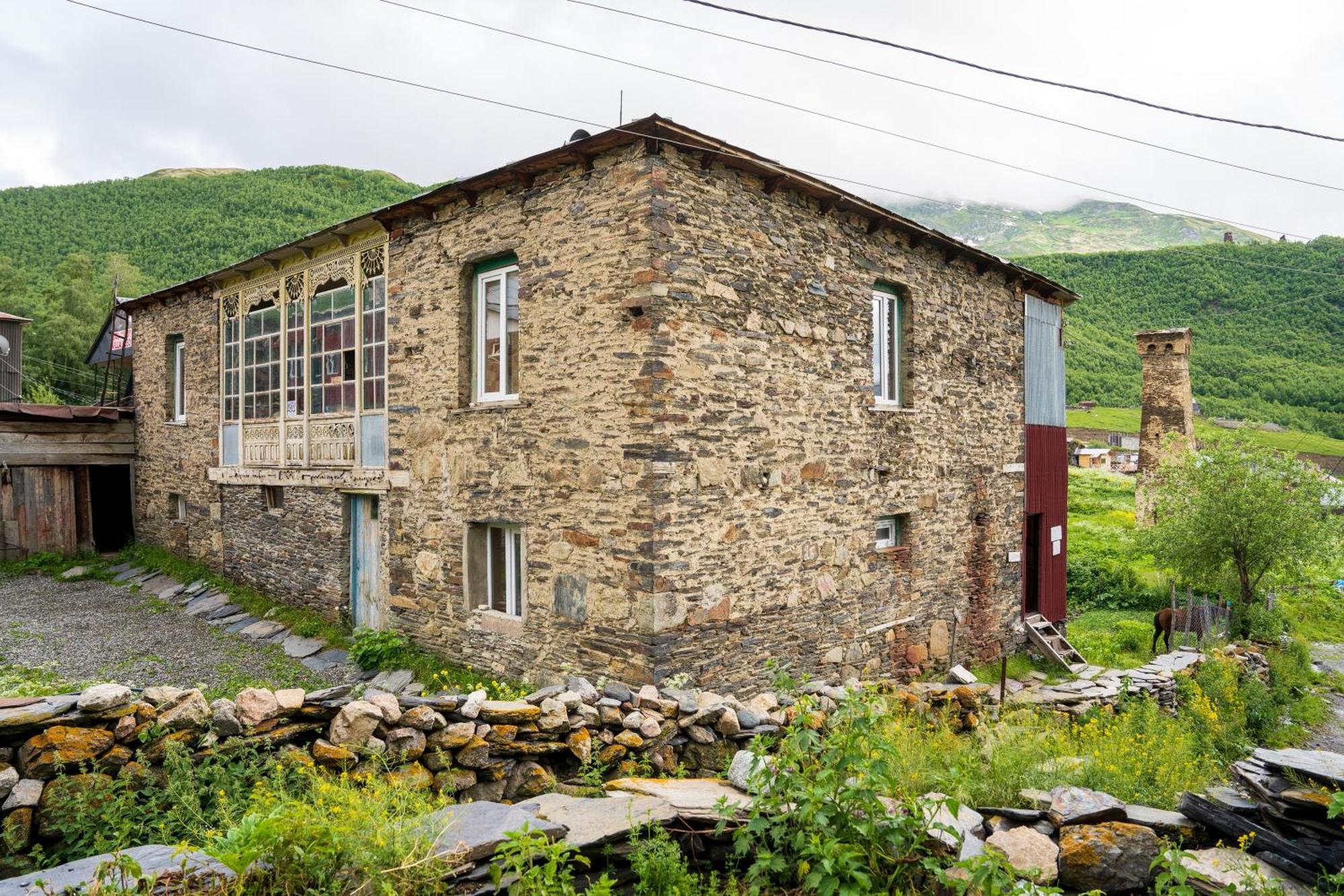 Guesthouse Svani Ushguli Eksteriør billede